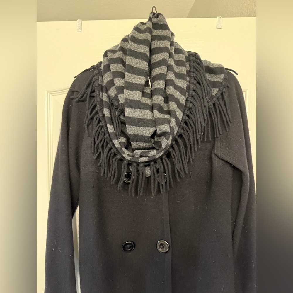 Kinross Cashmere Black and Grey Fringed Infinity Scarf - Picture 5 of 13
